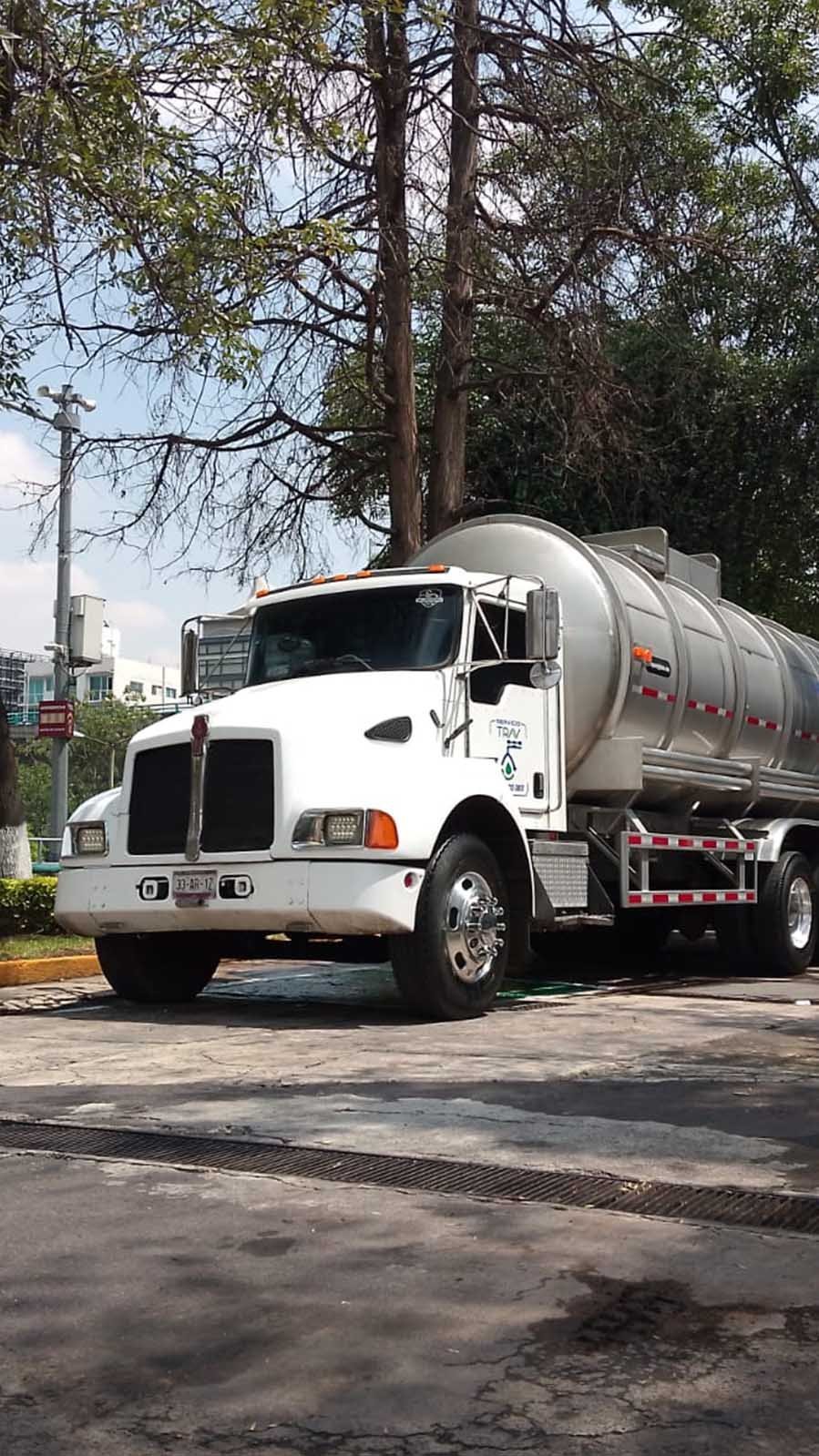 Pipa de agua de ServicioTrav en servicio, foto 4